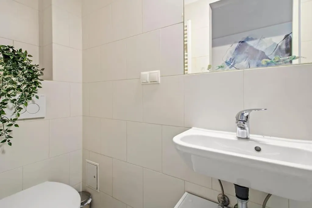 Shopping Street I 2 Minutes To Mainstation Apartment Vienna
