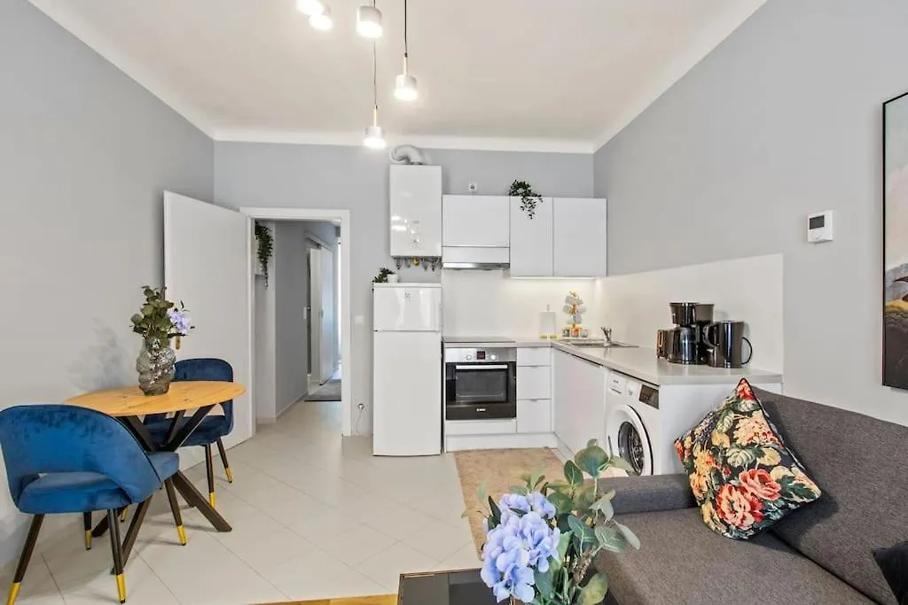 Shopping Street I 2 Minutes To Mainstation Apartment Vienna