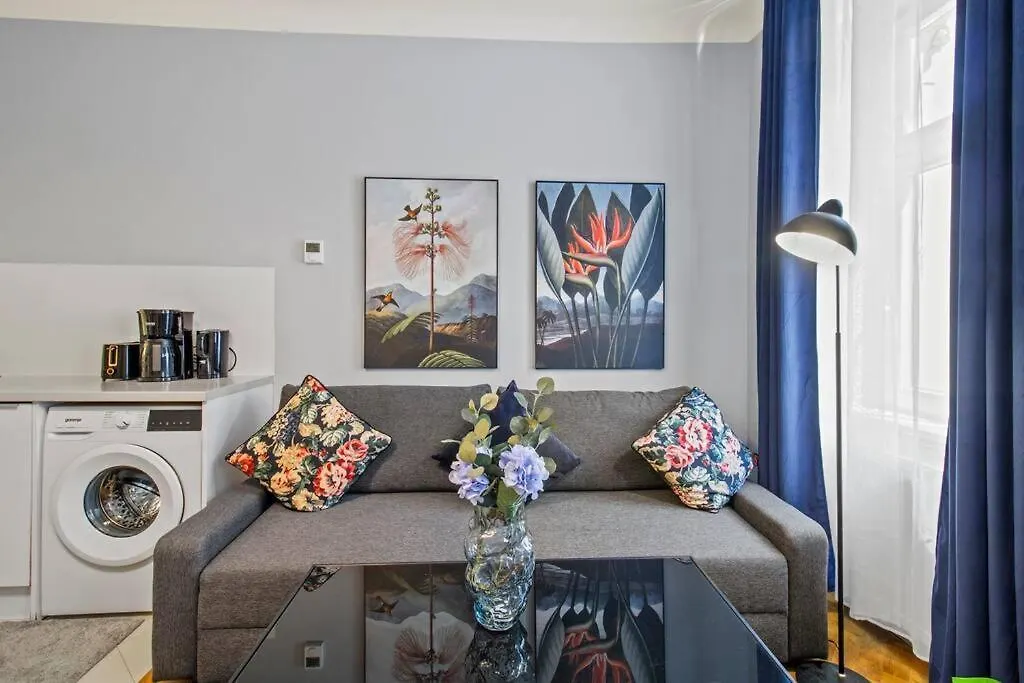 Shopping Street I 2 Minutes To Mainstation Apartment Vienna Austria