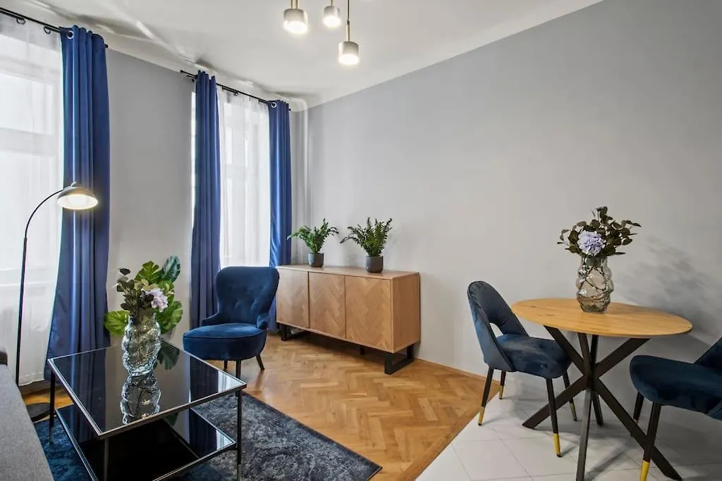 Shopping Street I 2 Minutes To Mainstation Apartment Vienna